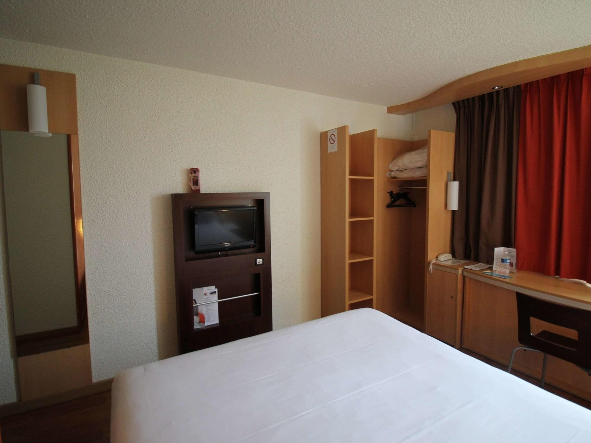 Hotel Ibis Dijon Sud Perrigny-les-Dijon Esterno foto